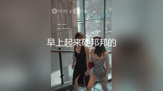  粉嫩嫩白衣小美女 精致娇躯奶子鼓鼓的 边吞吸鸡巴边渴望眼神撩着