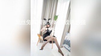 黑丝大奶美女 身材丰腴前凸后翘 被黑祖宗超大肉棒爆菊花 最后还整根插入表情享受 内射