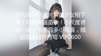 澡堂子更衣室偷窥众多的脱的光溜溜的美女少妇 (17)