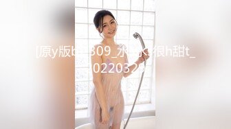 办公楼厕所TP粉色连衣裙白凉鞋短发漂亮的妹子嘘嘘