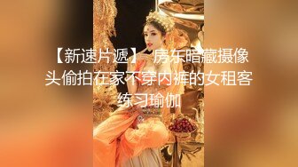 大神旅游景区一路走一路抄底众多的美女少妇眼界大开 (13)