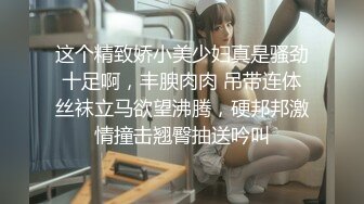 大奶少妇 舒服 你干嘛 吃两口 舒服吗 嗯 被操的满脸绯红 奶子哗哗 鲍鱼肥 看表情日的很满意