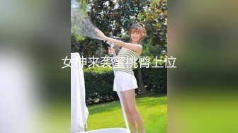 漂亮美女 跪着吃大肉棒 技术不错 口爆 可惜只射了一丢丢